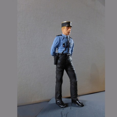MICHEL FRENCH POLICE MOTORCYCLE OFFICER FIGURE 1/18 LE MANS MINIATURES 118036-P1
