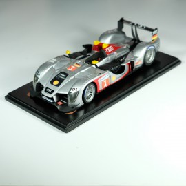 1:24 Audi R15 Le Mans 2009 kit maquette Profil 24