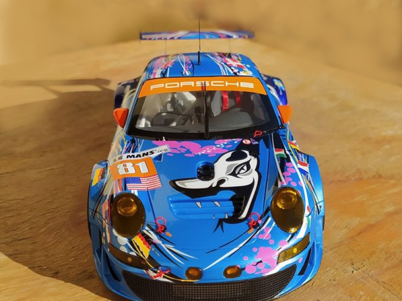 1/24 Porsche 997 # 81 Le Mans 2011 par Giuseppe Testoni Italie, maquette Profil 